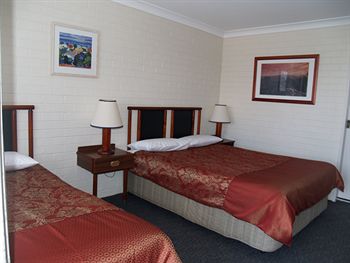 Pigeon House Motor Inn - Holiday Cairns 1