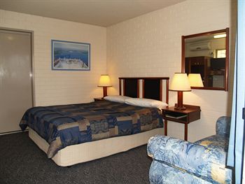 Pigeon House Motor Inn - Holiday Cairns 3
