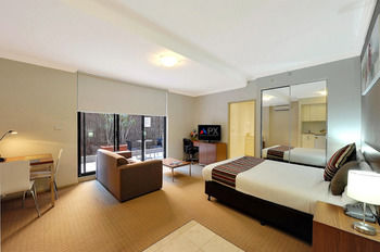 APX Darling Harbour - Holiday Cairns 17