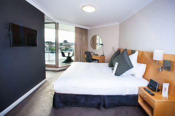 Pullman Quay Grand Sydney Harbour - Holiday Cairns 1