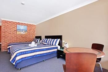Lake Macquarie Motor Inn - Holiday Cairns 5