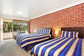 Lake Macquarie Motor Inn - Holiday Cairns 9