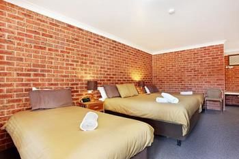 Lake Macquarie Motor Inn - Holiday Cairns 10