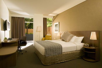Hotel Urban St Leonards - Holiday Cairns 5