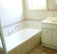 Madigan Wine Country Cottages - Holiday Cairns
