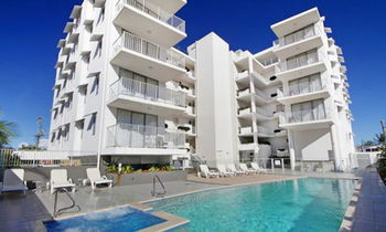 OVR Caloundra - Holiday Cairns 1