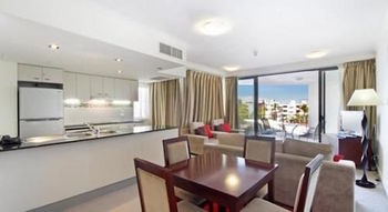 OVR Caloundra - Holiday Cairns 10