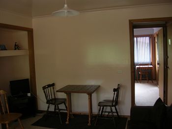 A Camelot Tower & Penthouse - Holiday Cairns 17