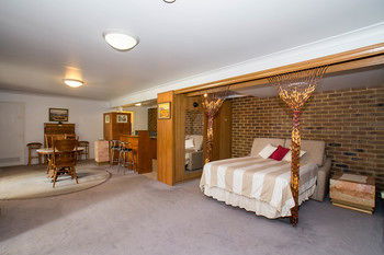 A Camelot Tower & Penthouse - Holiday Cairns 38