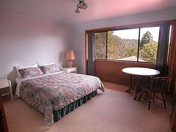 A Camelot Tower & Penthouse - Holiday Cairns 4