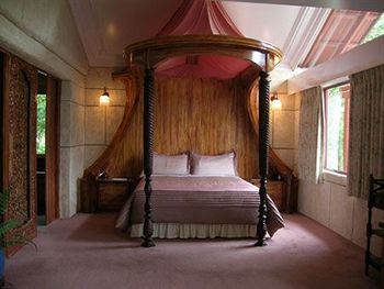 A Camelot Tower & Penthouse - Holiday Cairns 6