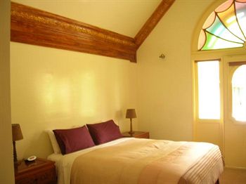 A Camelot Tower & Penthouse - Holiday Cairns 7