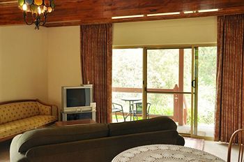 A Camelot Tower & Penthouse - Holiday Cairns 10