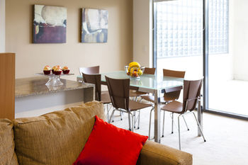 Apartments @ Glen Waverley - Holiday Cairns 18