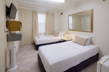Neutral Bay Lodge - Holiday Cairns 10