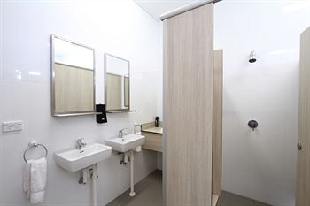Neutral Bay Lodge - Holiday Cairns 0