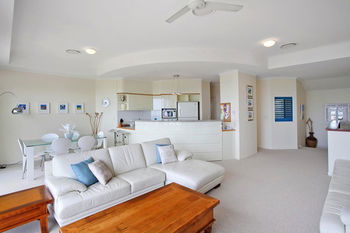 The Point Coolum - Holiday Cairns 39