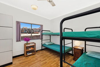 Manly Backpackers - Hostel - Holiday Cairns 2