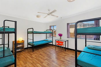 Manly Backpackers - Hostel - Holiday Cairns 3