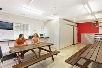 Manly Backpackers - Hostel - Holiday Cairns 4