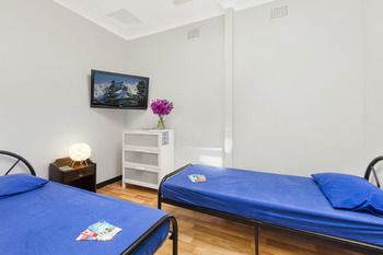Manly Backpackers - Hostel - Holiday Cairns 7