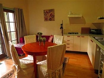 Barrington Wilderness Cedar Lodge Accommodation - Holiday Cairns 0