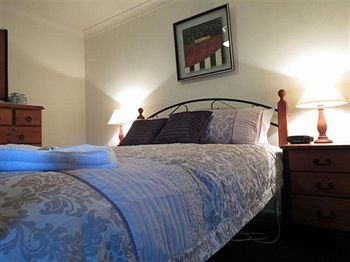 Barrington Wilderness Cedar Lodge Accommodation - Holiday Cairns 4