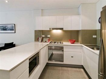Wyndel Apartments - Encore - Holiday Cairns 1