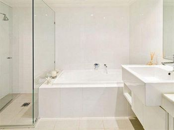 Wyndel Apartments - Encore - Holiday Cairns 3