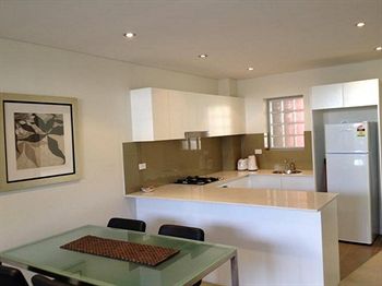 Wyndel Apartments - Encore - Holiday Cairns 5
