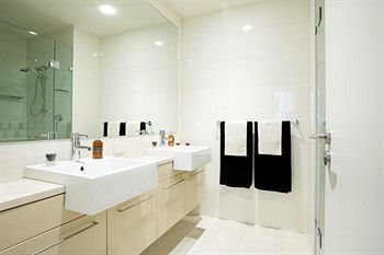 Wyndel Apartments - Clarke Street - Holiday Cairns 11