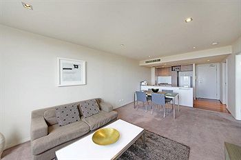 Wyndel Apartments - Harbour Watch - Holiday Cairns 11