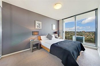 Wyndel Apartments - Harbour Watch - Holiday Cairns 13