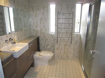 Wyndel Apartments - Harbour Watch - Holiday Cairns 8