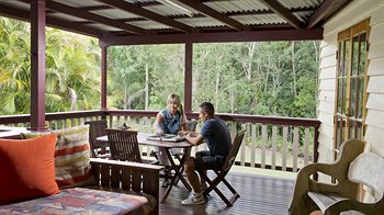 Glass House Mountains Ecolodge - Holiday Cairns 28