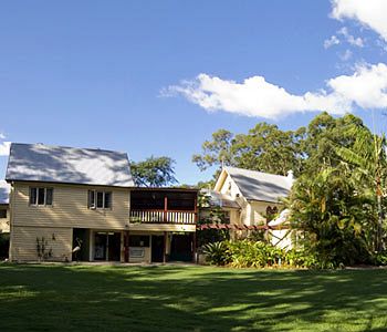 Glass House Mountains Ecolodge - Holiday Cairns 4