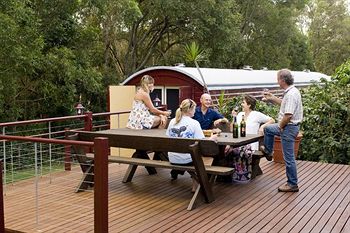 Glass House Mountains Ecolodge - Holiday Cairns 8