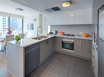 Zara Tower - Luxury Suites And Apartments - Holiday Cairns 0