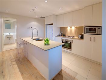Zara Tower - Luxury Suites And Apartments - Holiday Cairns 5