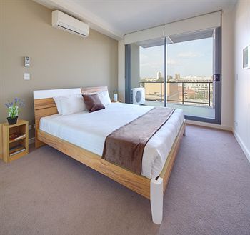 Zara Tower - Luxury Suites And Apartments - Holiday Cairns 8