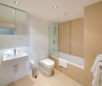 Zara Tower - Luxury Suites And Apartments - Holiday Cairns 11