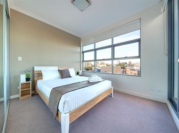 Zara Tower - Luxury Suites And Apartments - Holiday Cairns 13