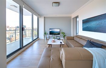 Zara Tower - Luxury Suites And Apartments - Holiday Cairns 18