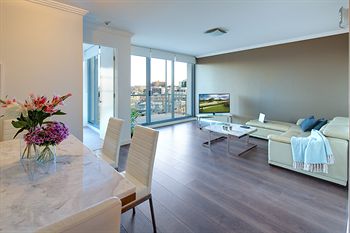 Zara Tower - Luxury Suites And Apartments - Holiday Cairns 20