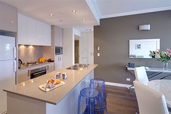 Zara Tower - Luxury Suites And Apartments - Holiday Cairns 24