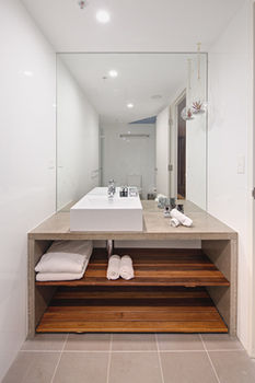 Zara Tower - Luxury Suites And Apartments - Holiday Cairns 37
