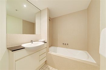Wyndel Apartments - Apex - Holiday Cairns 3