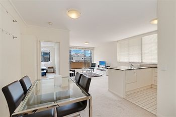 Wyndel Apartments - Apex - Holiday Cairns 4
