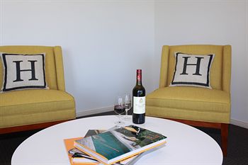 H Boutique Hotel - Holiday Cairns 0