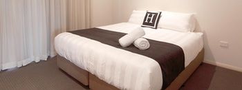 H Boutique Hotel - Holiday Cairns 16